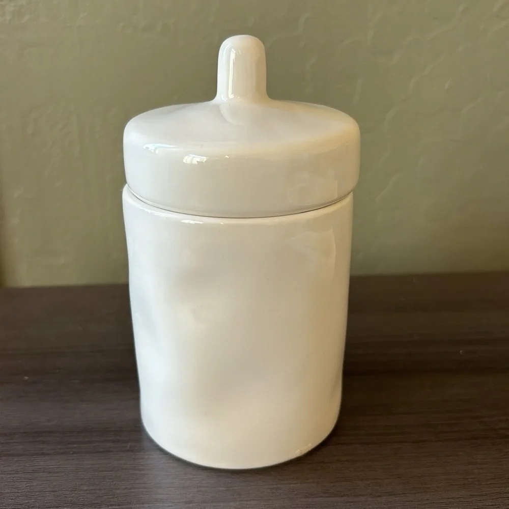 Rae Dunn Hold Storage‎ Container